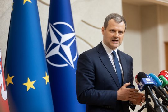 Seime į klausimus atsakinėjęs G. Paluckas nemato priežasčių trauktis: „Esu pasirengęs bendradarbiauti“