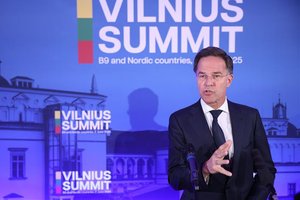 M. Rutte ragina didinti finansavimą gynybai: jei rusai laimės, tebeturėsite pinigus, bet reikės kalbėti rusiškai