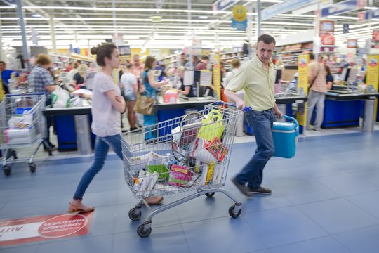 Gamintojai kalba apie drastiškai augančias sąnaudas: kai kurių prekių brangimas – neišvengiamas