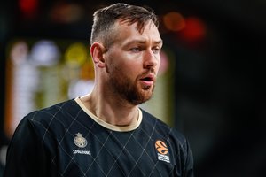 Įtampa Monake: D. Motiejūnui ir kitiems žaidėjams vėluoja atlyginimai, boikotuojamos treniruotės