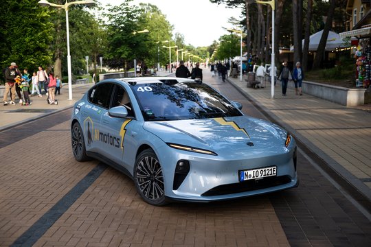 Palangoje startuoja „Ignitis ON: atrask Baltijos pajūrį!“ elektromobilių varžybos: per Jūrmalą keliaus į finišą Pernu