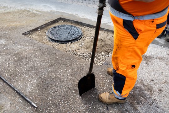 Vilniuje atsivėrė smegduobė – apie tai pranešta komunalinėms tarnyboms