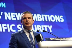 Pentagono vadovas pasiuntė aiškią žinutę: NATO negali priklausyti nuo JAV