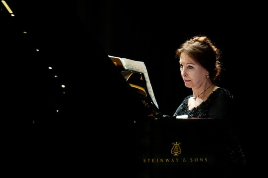 Vilniaus festivalio publika nusilenkė pianistei Mūzai Rubackytei