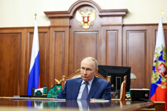 Kremlius: V. Putinas yra pasirengęs „padėti išspręsti“ aklavietę derybose su Iranu