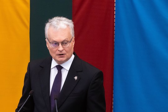 Užkliuvęs Seimo narių elgesys per G. Nausėdos pranešimą ir ką išduoda prezidento kūno kalba