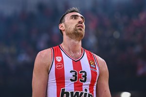 „Olympiakos“ sudėtis ir toliau retėja: komandą turėtų palikti N. Milutinovas