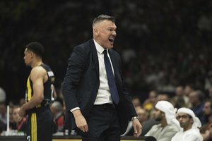 Š. Jasikevičiaus auklėtiniai Turkijos čempionato pusfinalį pradėjo lengva pergale