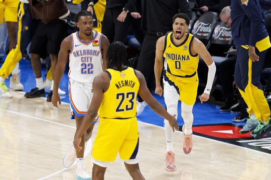 Stebuklinga NBA finalo pradžia: T. Haliburtono šūvis padovanojo netikėtą pergalę „Pacers“