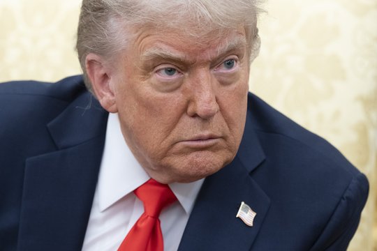 „The Atlantic“: ukrainiečių „Voratinklis“ papiktino D. Trumpą – V. Zelenskį laiko piktadariu