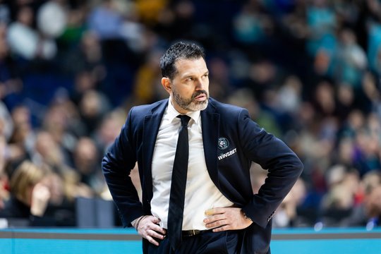 Oficialu: „Wolves“ ieškos naujo komandos vairininko