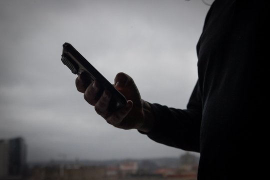 Pykstantiems dėl skambių antraščių turi žinutę: dėl šios priežasties žmonės patys vaikosi sensacijų