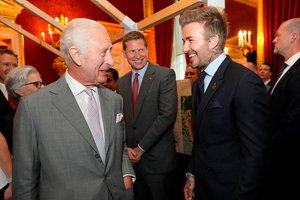 Karalius Karolis III įšventins Davidą Beckhamą į riterius
