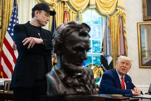 Užpyko ne juokais – D. Trumpas žada kurį laiką nebesikalbėti su E. Musku: „Vargšas vaikinas turi problemų“