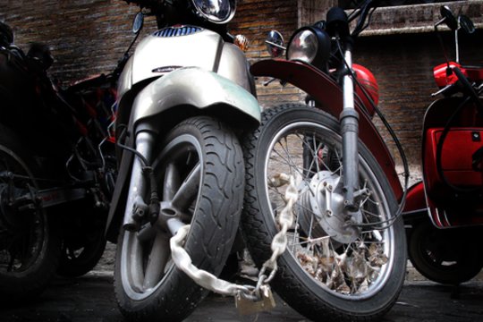 Motorolerį įregistruoti mėginusi šiaulietė pateko į teisėsaugos akiratį