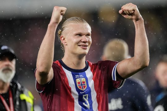 Italijos futbolininkai neturėjo vilčių prieš norvegus, belgai neįveikė makedonų