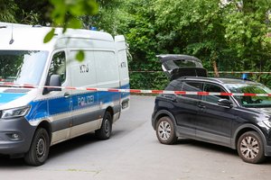 Kraupu: vyras Vokietijoje automobiliu rėžėsi į žmones, tarp sužeistųjų – jo žmona ir 5-metė dukra