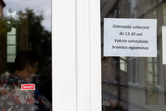 Vienuoliktokai bei dvyliktokai laikys užsienio kalbų egzaminus