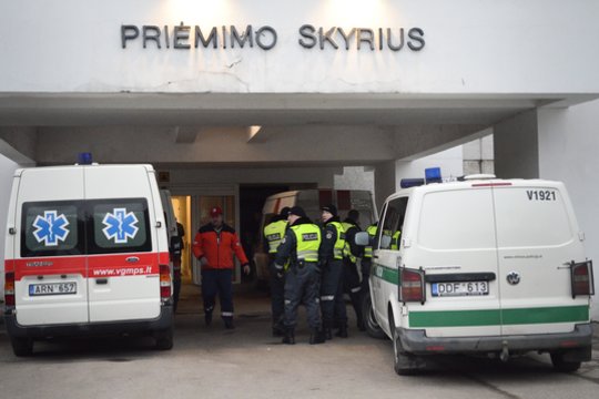 Garliavoje rasti 32 maišeliai su kvaišalais – buto savininkas atsidūrė ligoninėje