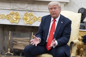 Įsigaliojo D. Trumpo paskelbtas draudimas 12 šalių piliečiams atvykti į JAV