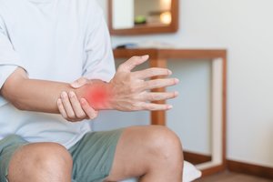 Raumenų ir sąnarių skausmai: patarė, kaip juos numalšinti be vaistų