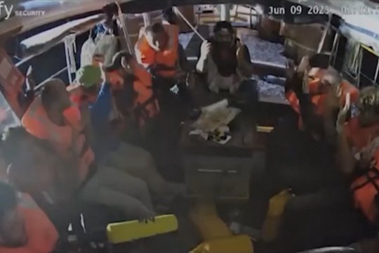 Humanitarinę pagalbą į Gazą gabenantį laivą sustabdė Izraelio kariai: jame plaukė ir aktyvistė G. Thunberg