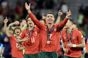 Čempionu tapęs C. Ronaldo neslėpė emocijų: „Jei dėl rinktinės reikėtų sulaužyti koją – taip ir padaryčiau“