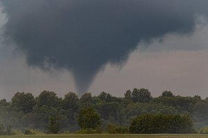 Šakių r. užfiksuotas viesulas: vėjo greitis jo viduje galėjo siekti 50 m/s