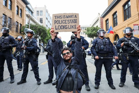 San Franciske per protestus sulaikyta 60 asmenų: tarp jų buvo ir nepilnamečių