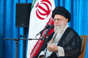 Iranas sako pateiksiantis JAV „protingą ir logišką“ pasiūlymą dėl branduolinio susitarimo