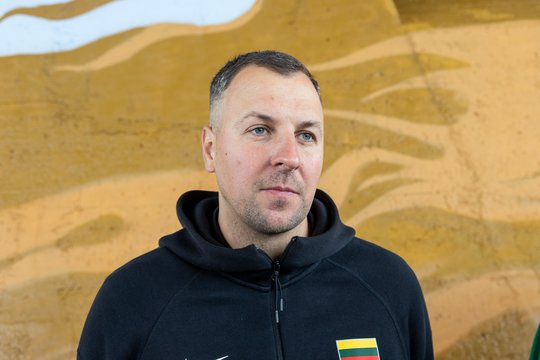 Moterų rinktinės treneris V. Staniškauskas tik paskutinę akimirką atsisveikins su dviem žaidėjomis – žino, kad geras visiems nebus