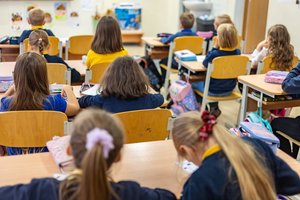 Vyksta pagrindinis priėmimas į sostinės mokyklas – artėja pirmasis terminas priimti gautus kvietimus