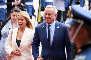 R. F. Kennedy jaunesnysis nušalino visą JAV federalinę vakcinų konsultacinę grupę