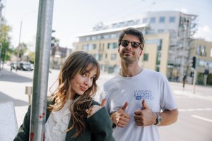 Justinas Jarutis pristato dainos „Tūkstančiai žingsnių“ vaizdo klipą: idėją pasiūlė sesuo