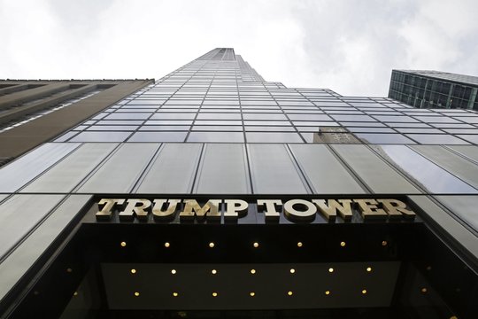 Protestuotojai prie dangoraižio „Trump Tower“ Niujorke: grąžinkite juos namo!