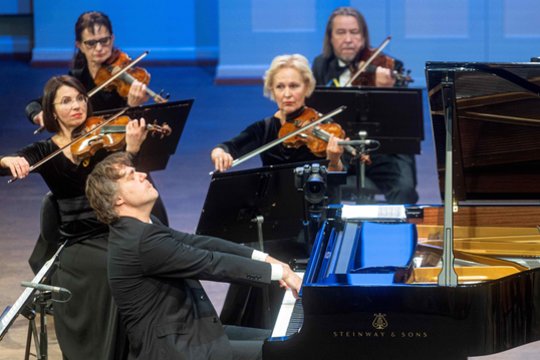 Du pradai viename koncerte. Andrius Žlabys, Sergejus Krylovas ir Lietuvos kamerinis orkestras Vilniaus festivalyje