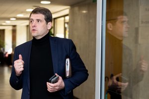 R. Žemaitaitis: aplinkos ministras turi apsispręsti, ar už brakonieriavimą teistas patarėjas jam nekenks