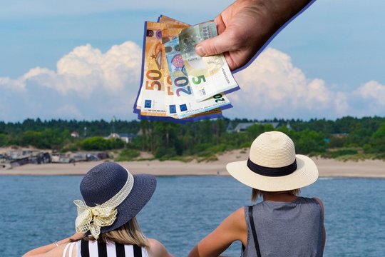 Atostoginių skaičiavimo tvarką Lietuvoje prilygino loterijai: galima gauti kartais didesnę ar mažesnę sumą