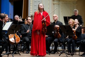 Vilniaus festivalyje Zalcburgo „Camerata“ ir smuiko žvaigždė Janine Jansen užbūrė virtuoziškumu ir nuoširdumu