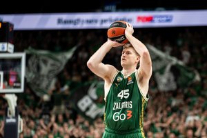 Brady Manekas karjerą tęs Puerto Rike