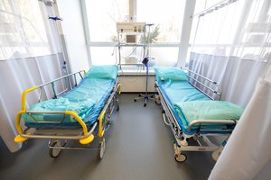 Rajonų ligoninės lengviau atsikvėpė: atidėta pertvarka, kuri būtų įsigaliojusi vos po kelių savaičių