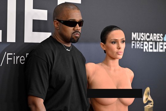 Skandalingasis reperis Kanye Westas nepaliauja stebinti: vėl pakeitė savo vardą