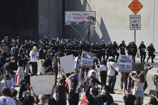 D. Trumpas siūlo auksinę galimybę imigrantams: praneša apie tūkstančių susidomėjimą