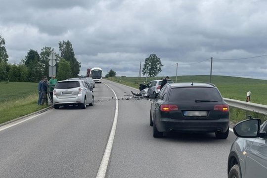 Smarkus susidūrimas Kauno rajone – vairuotojams prireikė medikų