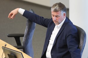 Vilniaus policijoje – V. Ąžuolo apklausa: sprendžia, ar pradėti tyrimą