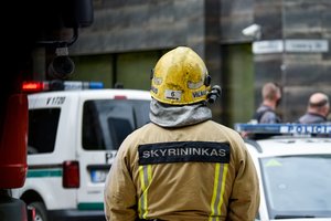 Vilkijoje padegtas vaikų žaidimų aikštelės namelis