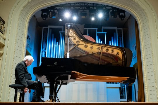 Vilniaus festivalio publika patyrė legendinio pianisto sero Andráso Schiffo magiją
