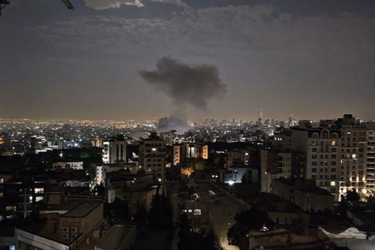 Izraeliui atakavus Iraną, Pakistane prie branduolinių objektų į orą pakelti naikintuvai