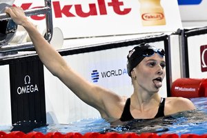 18-metė Kanados plaukikė per penkias dienas tris kartus gerino rekordus