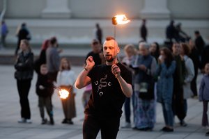 Penktadienį Vilnius nemiega – minios žmonių gatvėse ieško kultūros